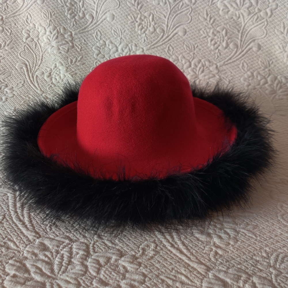 Vintage Street Smart By Betmar Red Fur Trimmed 100% Wool Felt Hat Made In USA